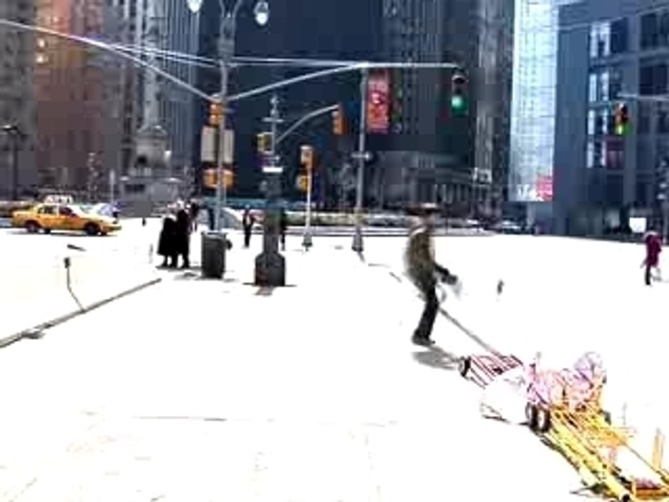 Stream GE 2007 - Solar - Times Square