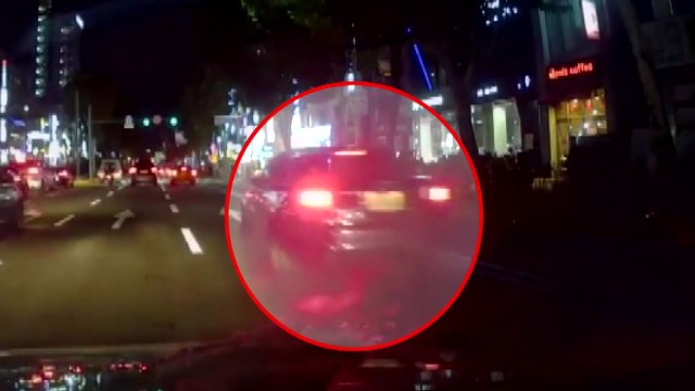외제 차로 일부러 ’쾅’...1억4천만원 꿀꺽한 보험 사기범 / YTN