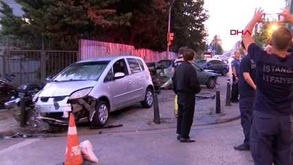 Otomobil park halindeki araca çarptı: 1 yaralı