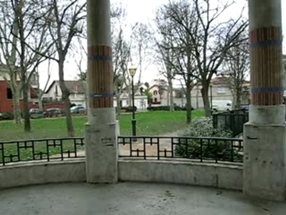 Jet de clefs dans le Kiosque