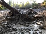 Erzurum'daki sel felaketinde köprü yıkıldı, araçlar sürüklendi
