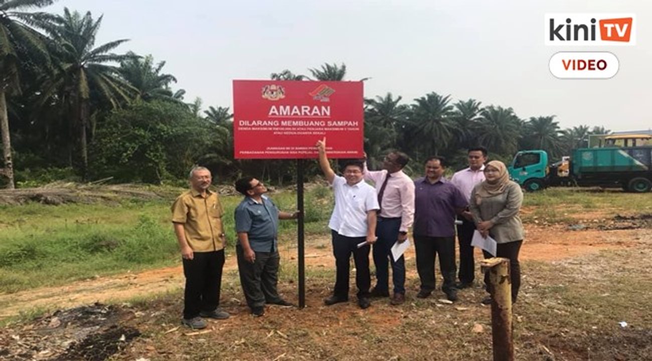 Sisa binaan yang dibuang secara haram punca pembakaran terbuka berlaku di Johor