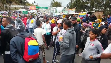 Des Vénézuéliens ont bloqué un poste-frontière de l'Equateur pour dénoncer le visa humanitaire