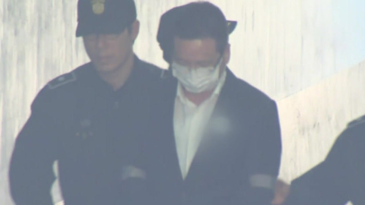 '윤중천 "김학의에 금품 줬지만 시기·액수 기억 안 나"...첫 법정 대면 / YTN