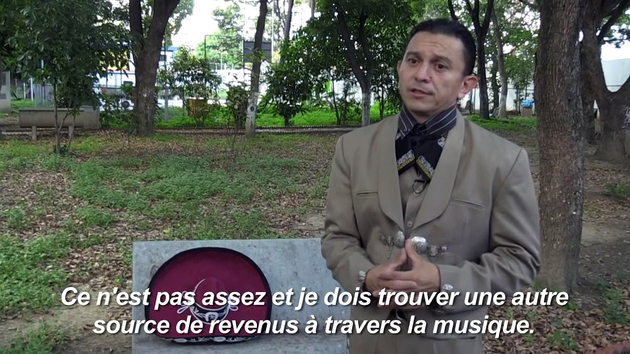 Mariachi ou vendeuse de gomina: la débrouille des infirmiers vénézuéliens pour survivre