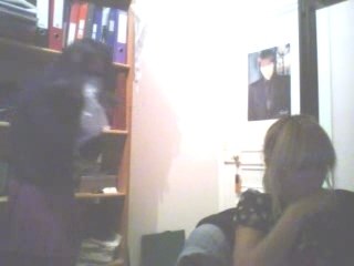 2 girls 1 finger réaction Maud et Chloé