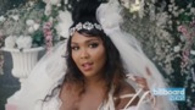 Lizzo Earns First No. 1 On Hot R&B/Hip-Hop Songs & Hot Rap Songs Charts With Truth Hurts | Billboard News
