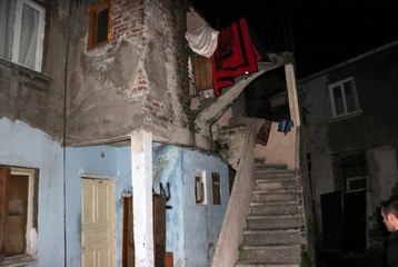 Sigara izmariti evi yakıyordu