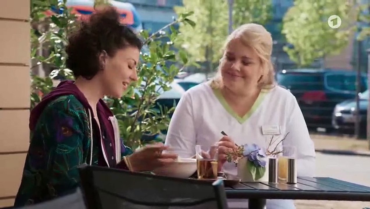 Sorgenvolle Tage (865) In aller Freundschaft