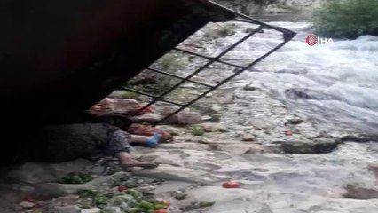 Freni patlayan traktör dereye yuvarlandı: 1 ölü, 3 yaralı