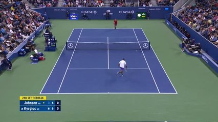 Kyrgios Bergoyang Saat Menang Atas Johnson