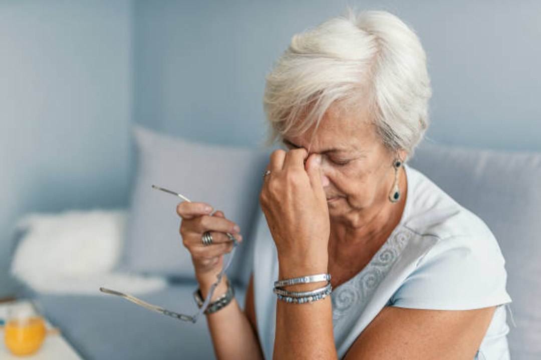 Necesitar dormir mucho la siesta podría estar relacionado con el Alzheimer