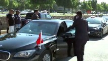 - Adalet Bakanı Gül, KKTC'te- Bakan Gül, Denktaş’ın kabrini ziyaret etti