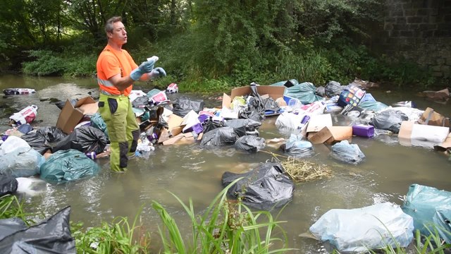 Philippeville: le matériel du parfait cultivateur de cannabis jeté dans une rivière à Romedenne