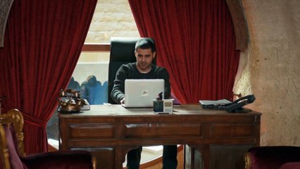 İsmet’i kendine aşık etmeye çalışan Pembe! - Aşk ve Mavi 13.Bölüm