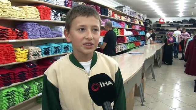 Okulların açılmasına sayılı günler kala ailelerin alışveriş telaşı başladı