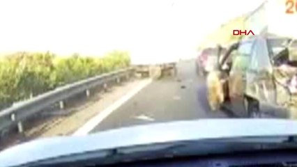 Çevreyolundaki kaza, araç kamerasına yansıdı