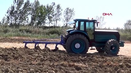 Türkiye'nin ilk yerli ve milli elektrikli traktörü tarlada