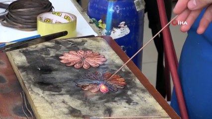 13 yaşında akrabalarından öğrendiği el sanatını 34 yıl sonra öğrencilerine aşılıyor