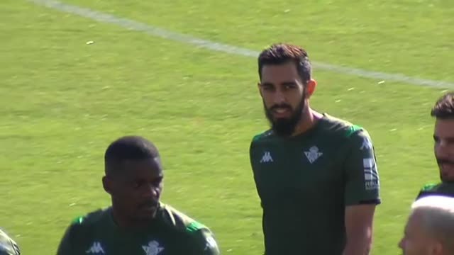 Borja Iglesias vuelve a trabajar con el grupo y apunta a jugar contra el Leganés