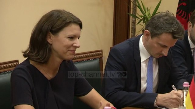 Takim me deputeten gjermane Katja Leikert, Meta: E vetmja zgjidhje e kësaj krize janë zgjedhjet