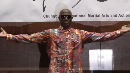 한국 찾은 웨슬리 스나입스 "은퇴 후 BTS 백업 댄서가 꿈" / YTN