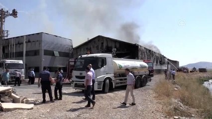 Tekstil deposundaki yangın söndürüldü