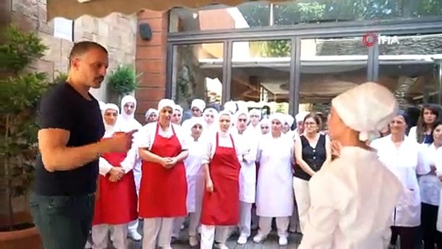 Türkiye şampiyonu kadınlara kickboks eğitimi verdi