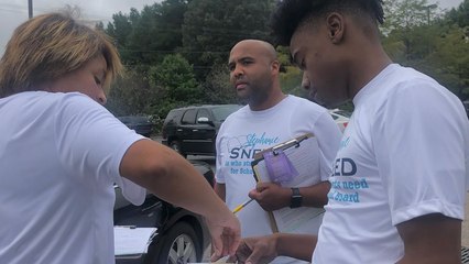 Teen Registers Voters While Waiting In Popeyes Lines