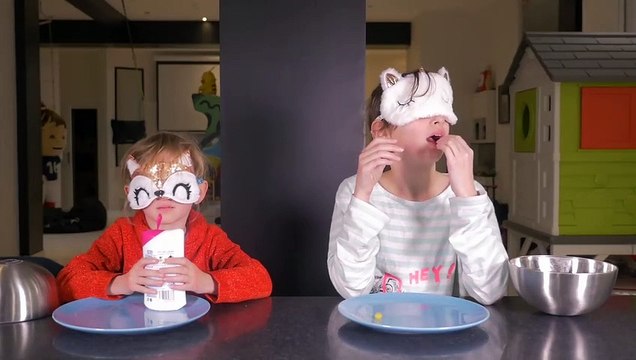 DOP VS GUMMY FOOD CHALLENGE À L'AVEUGLE - Gel douche ou vraie nourriture - Studio Bubble Tea