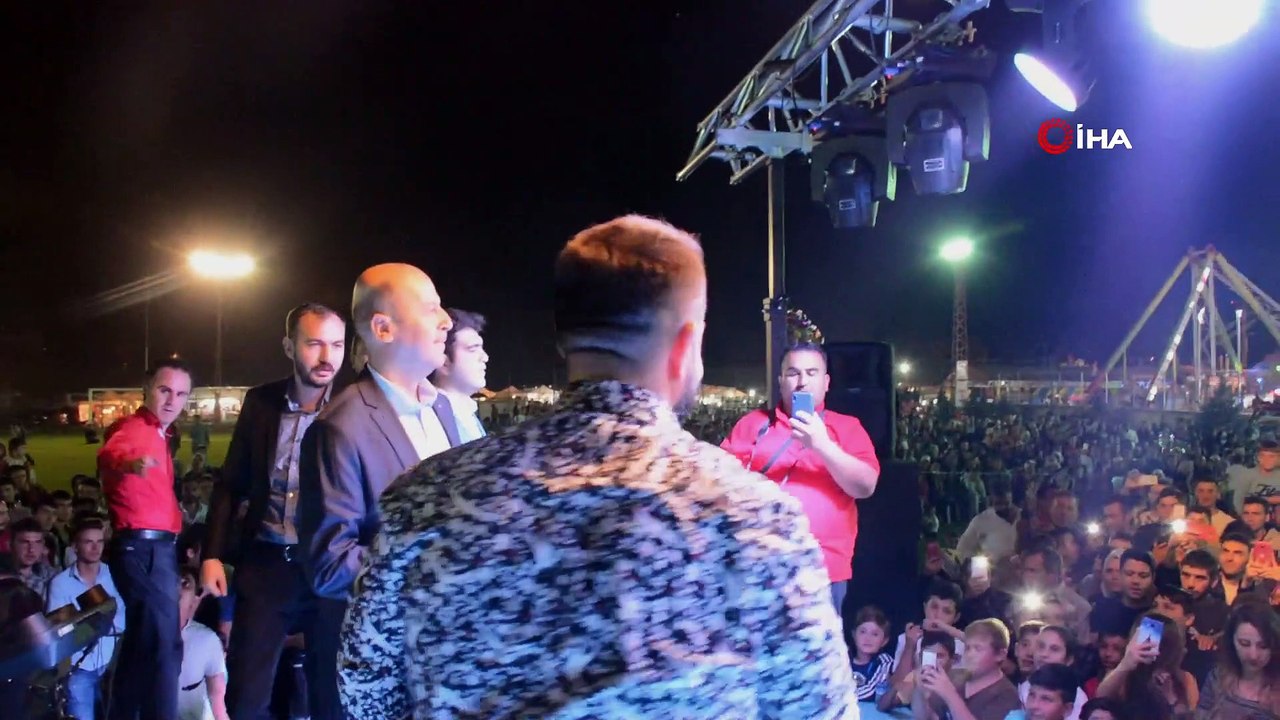 Şuhut'ta Zafer Haftası etkinlikleri Hüseyin Kağıt konseriyle devam etti