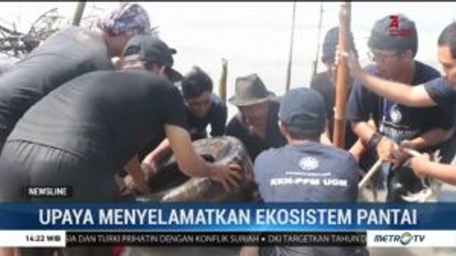 Warga Indramayu Gunakan Ban Bekas Jadi Alat Pemecah Ombak