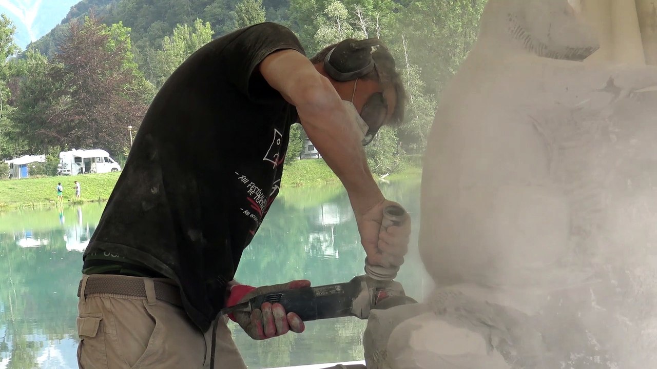 Samoëns : d’imposants blocs de pierre taillés par des artistes du monde entier