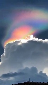 Ce qu'il filme dans le ciel de Singapour est magnifique : Arc-en-ciel circumhorizontal
