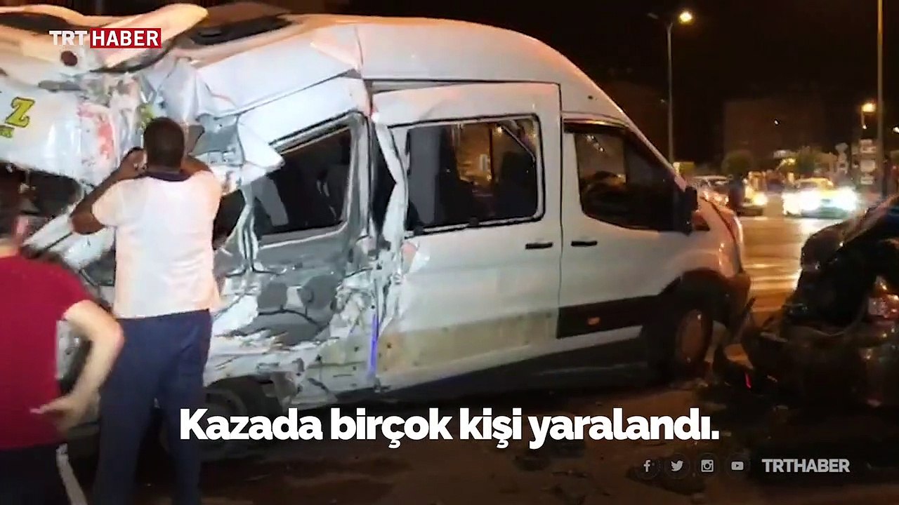Freni patlayan kamyon 8 araca çarparak durabildi