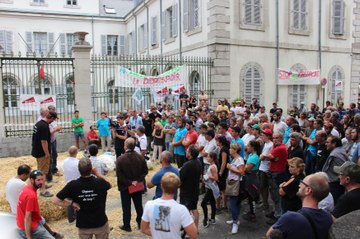 Eric Lions, mobilisation devant la préfecture de Gap
