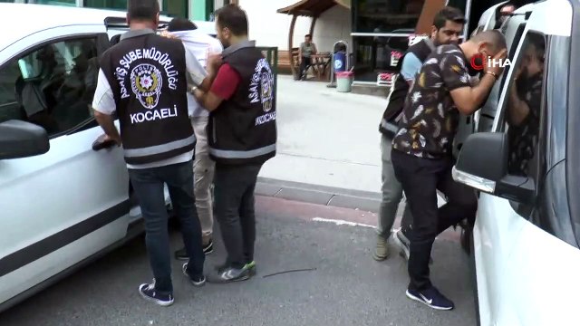 Çaldıkları 50 bin TL’lik otomobili 12 bin TL’ye sahibine satmak istediler