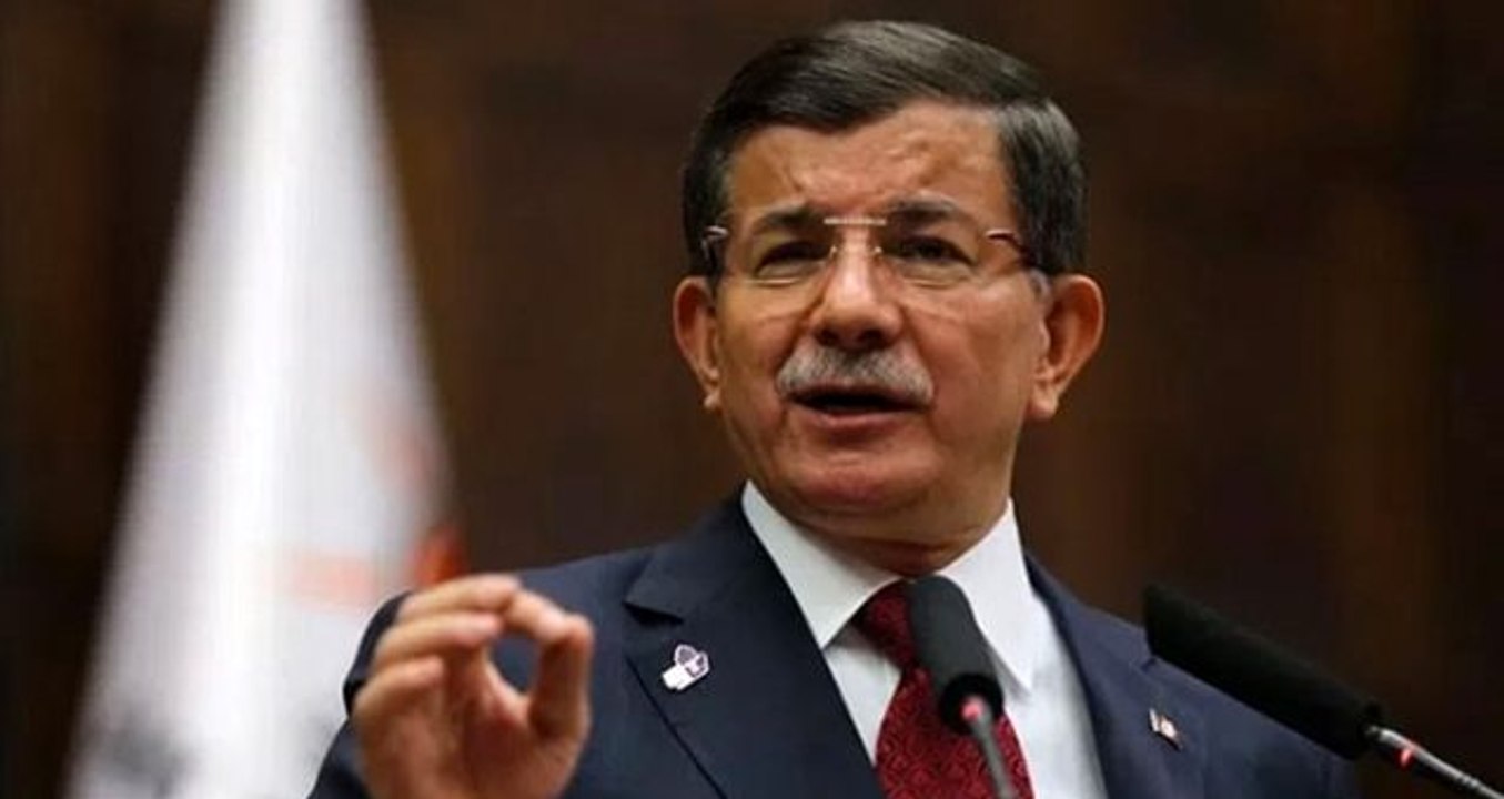 AK Parti'den Davutoğlu'na yanıt: Madem ki bir yanlış var, niye o zaman çıkıp söylemedin?
