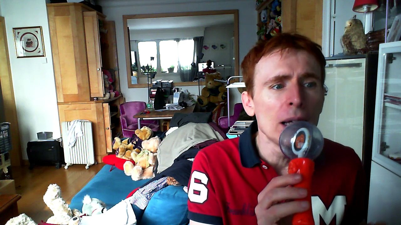 Wiwi égratigne "c'est l'amour qui vient" de Kelly Joyce