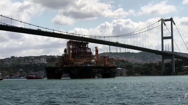 Boğaz'dan bir 'dev' geçti (2) - İSTANBUL