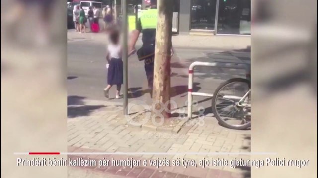 RTV Ora - Kishte humbur në Tiranë, polici i Rrugores bashkon vogëlushen me prindërit