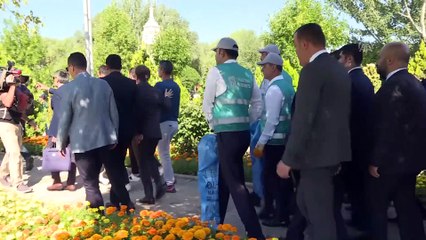 Bakan Kurum ile Bakan Gül çöp topladı - ANKARA