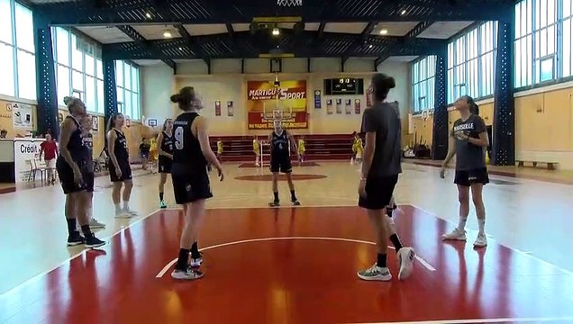 Images du SMUC Marseille Basket à Martigues