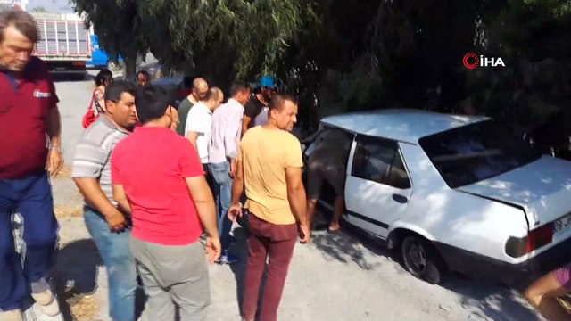 Söke’de ağaca çarpan otomobilin sürücüsü ağır yaralandı
