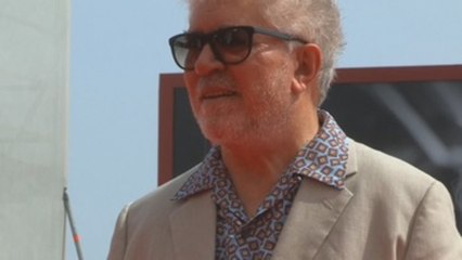 Almodóvar salda cuentas con Venecia al recibir su León de Oro honorífico
