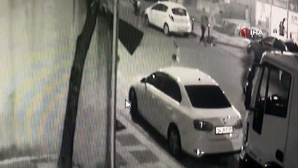 Ümraniye'de silahlı çatışma...Ortalığı savaş alanına çeviren çatışma anları kamerada