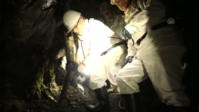 Bakan Yardımcısı Şeref Kalaycı, maden ocağına indi