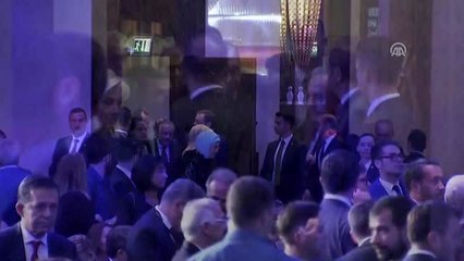 Cumhurbaşkanı Erdoğan: "Geleceğe uzanan çınar olarak gördüğüm derneğimize çalışmalarında başarılar...