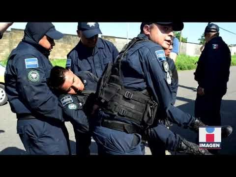 Policías agreden a reporteros durante enfrentamiento contra migrantes | Noticias con Ciro Gómez