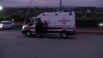 Ağaçlık alana düşen 2 paraşütçü yaralandı